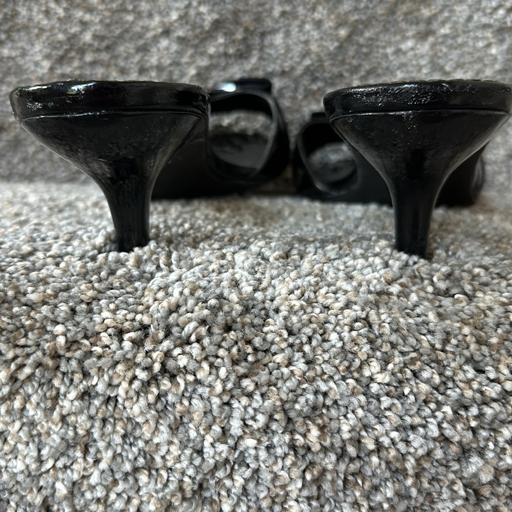 Kelly & Katie Black Mule Heels with Ribbon Bows - Picture 3 of 9